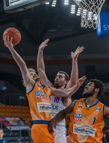 中续写更多 中续写更多